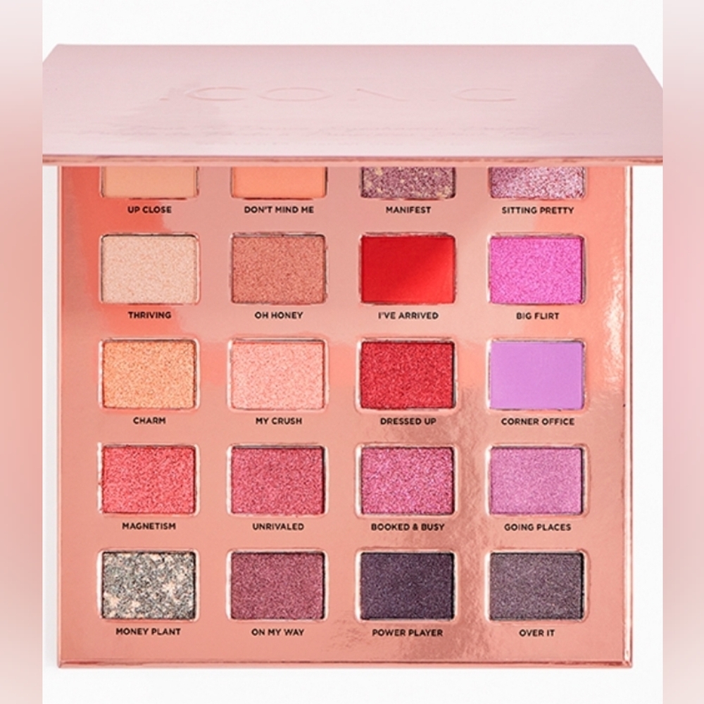 Iconic london desk to dance eyeshadow